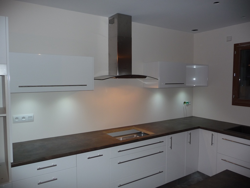 Meuble haut avec micro onde