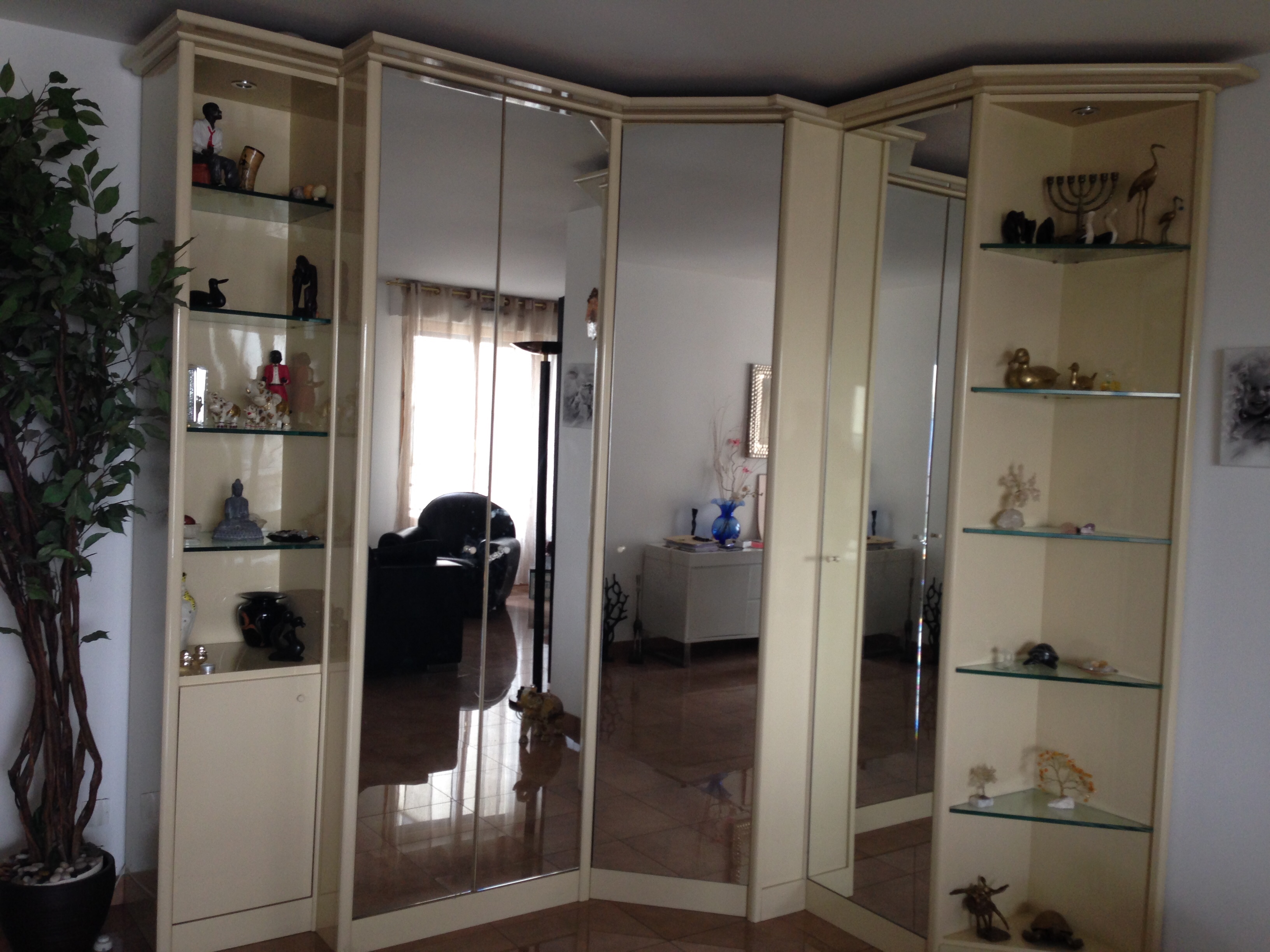 Meuble tv d'angle vitré avec plateau de rangements