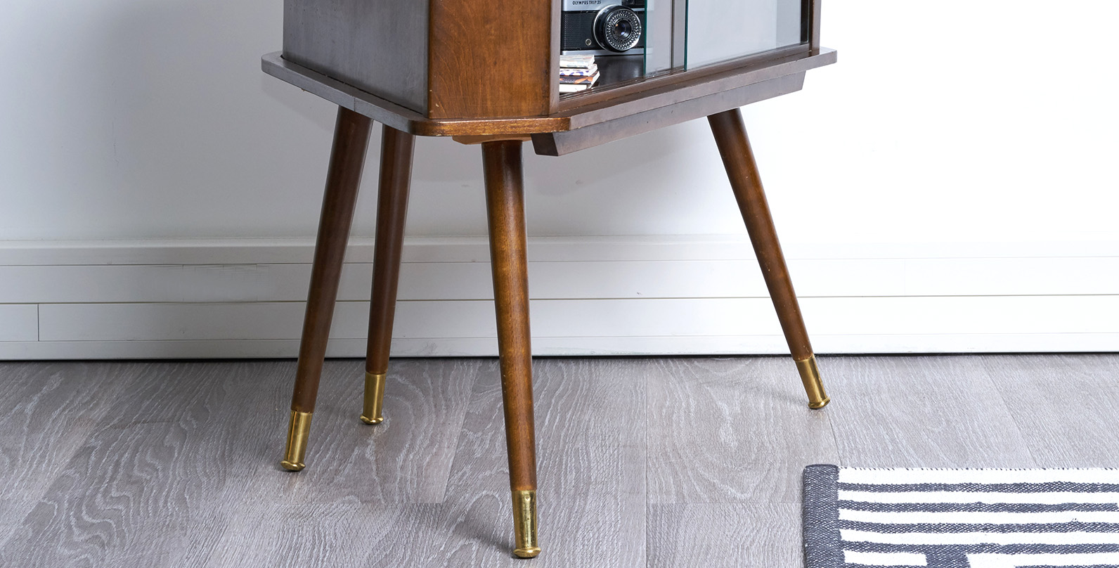 Meuble d'angle tv vintage