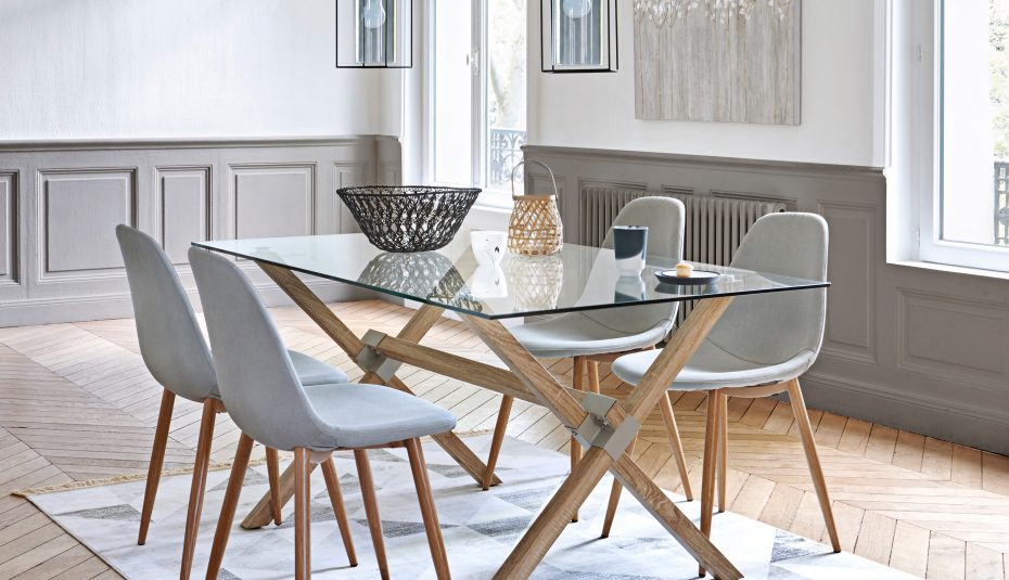 Chaise scandinave blanche table noire