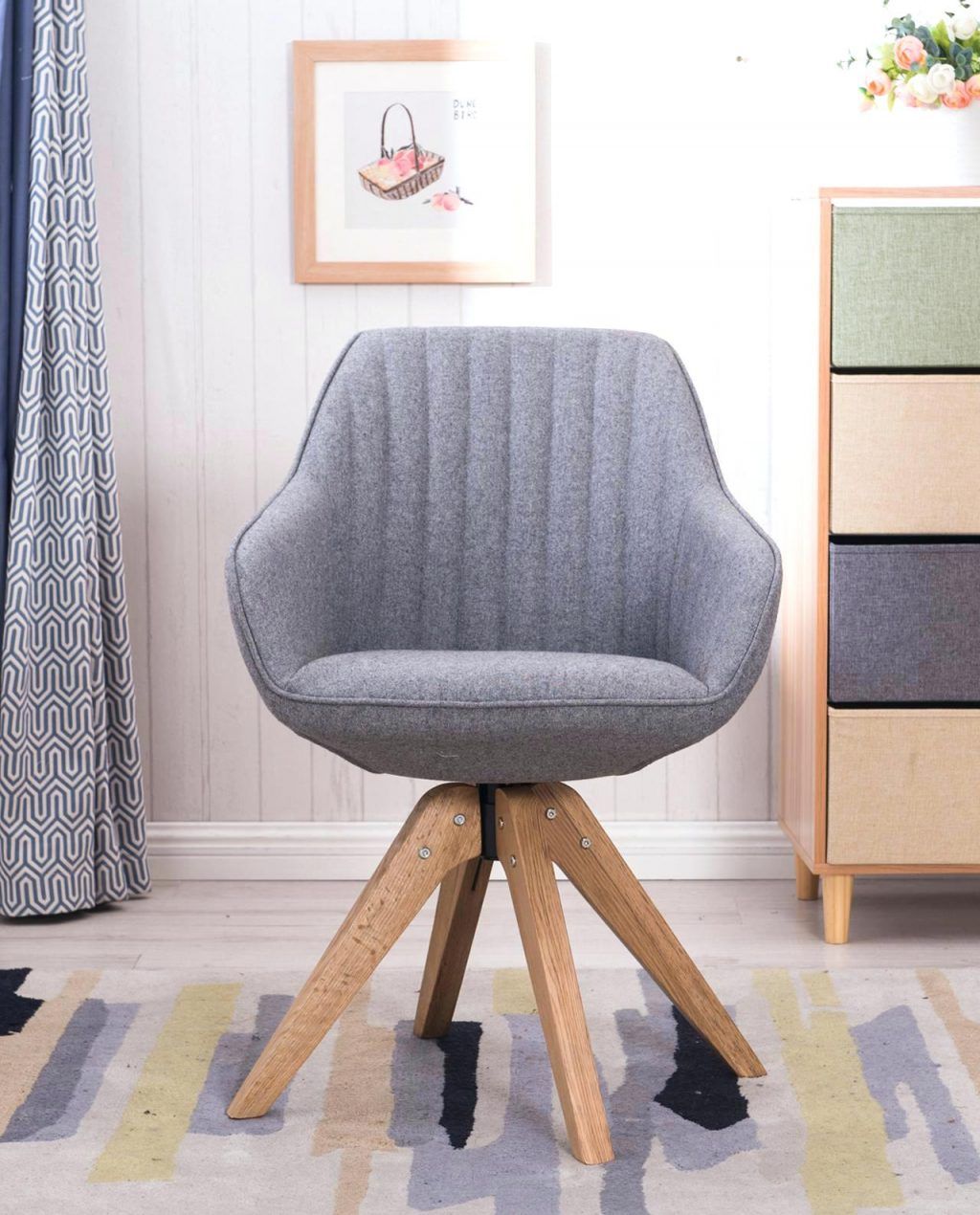 Chaise scandinave pivotante