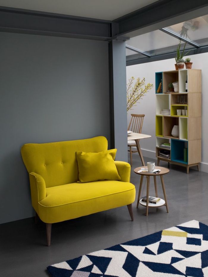 Salon scandinave jaune moutarde