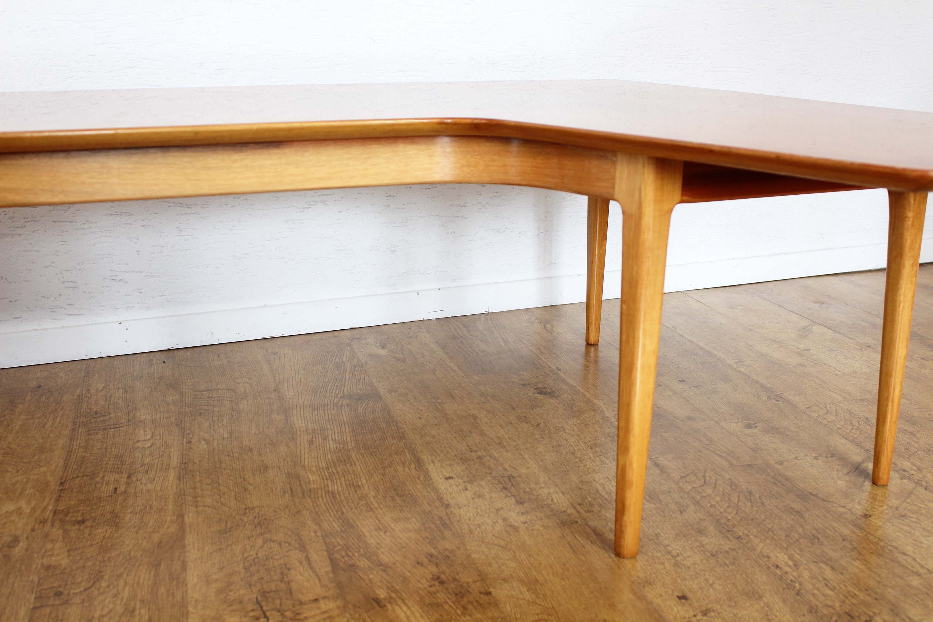 Table basse boomerang scandinave