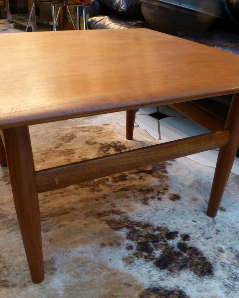 Table basse industrielle scandinave