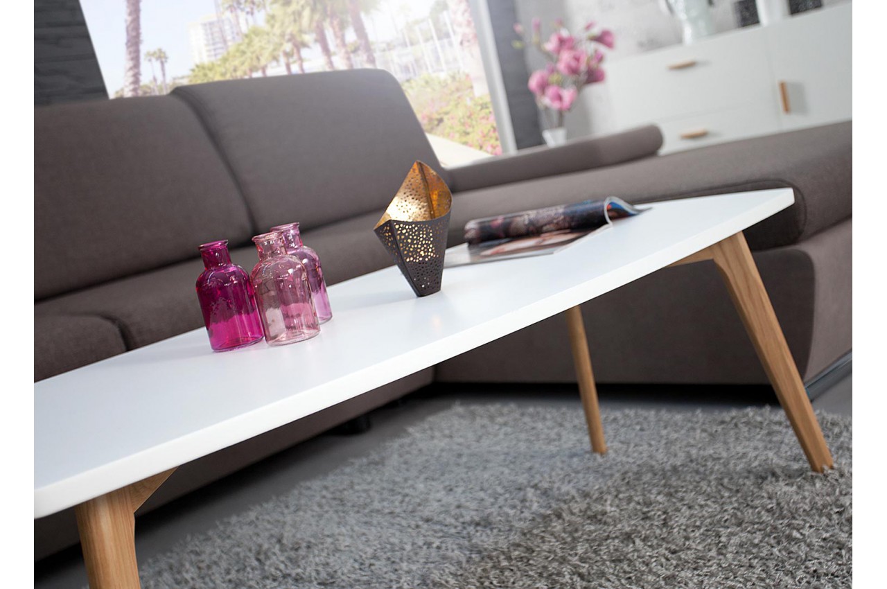 Table basse scandinave violet