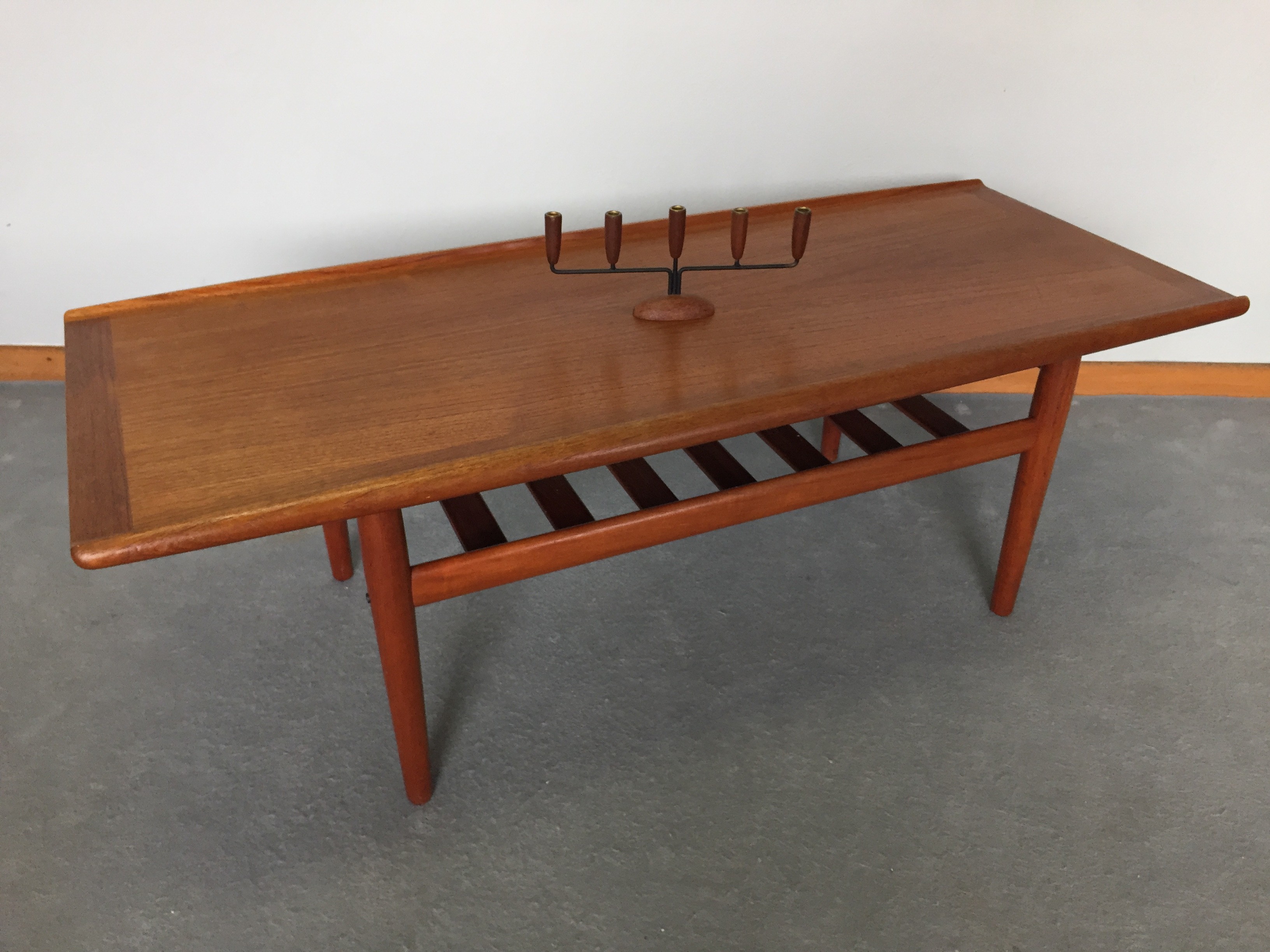 Table basse scandinave grete jalk