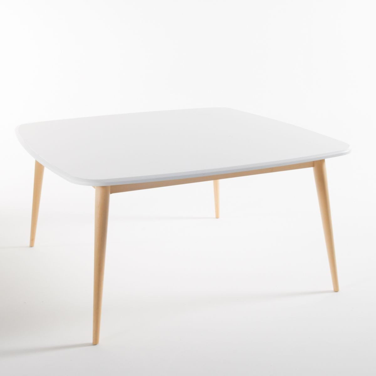 Table scandinave carrée