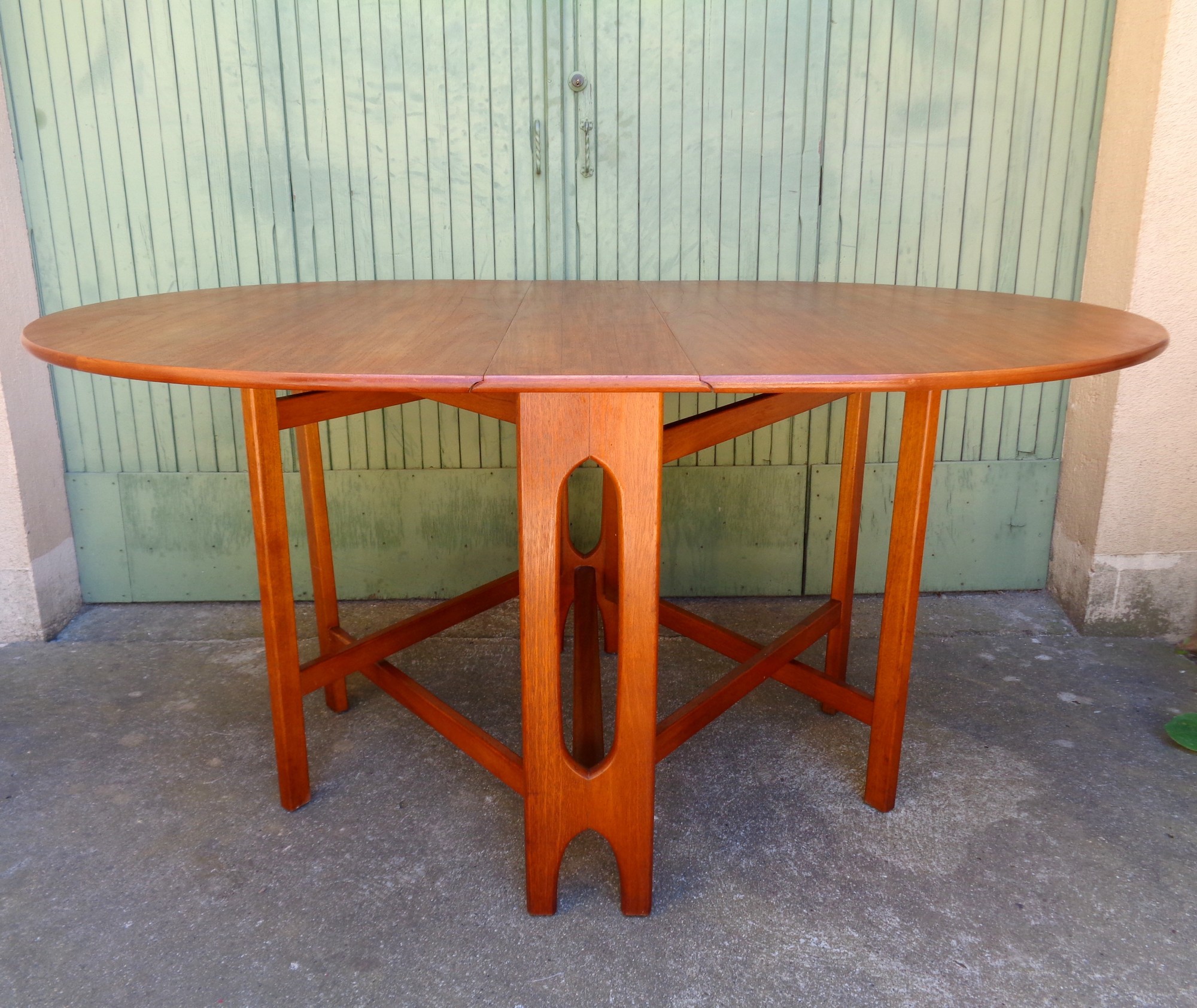 Table de jeux vintage scandinave