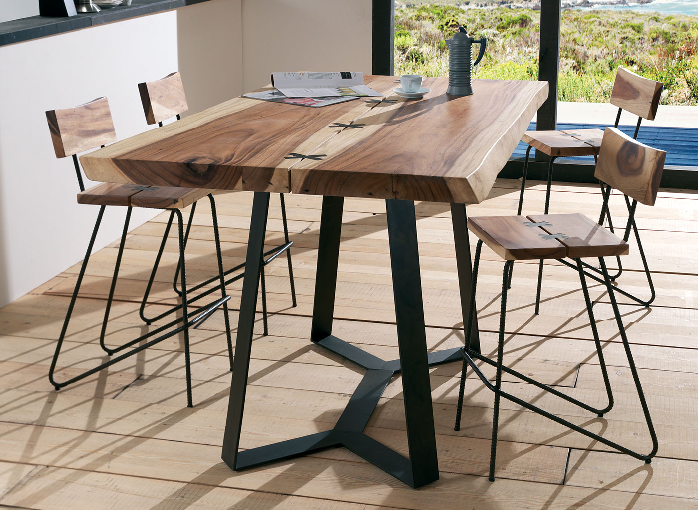 Table scandinave bois brut