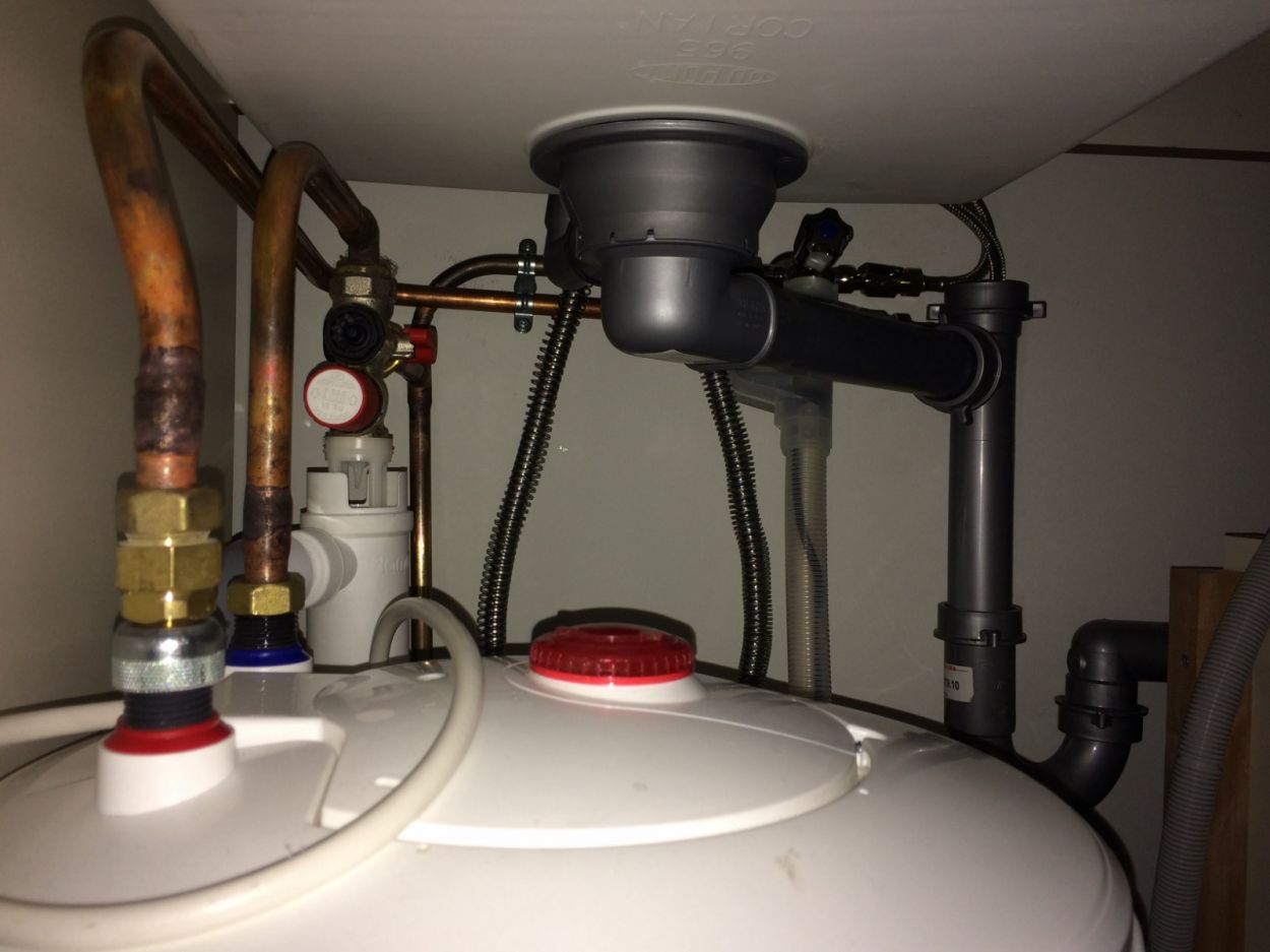 Chauffe eau sous évier