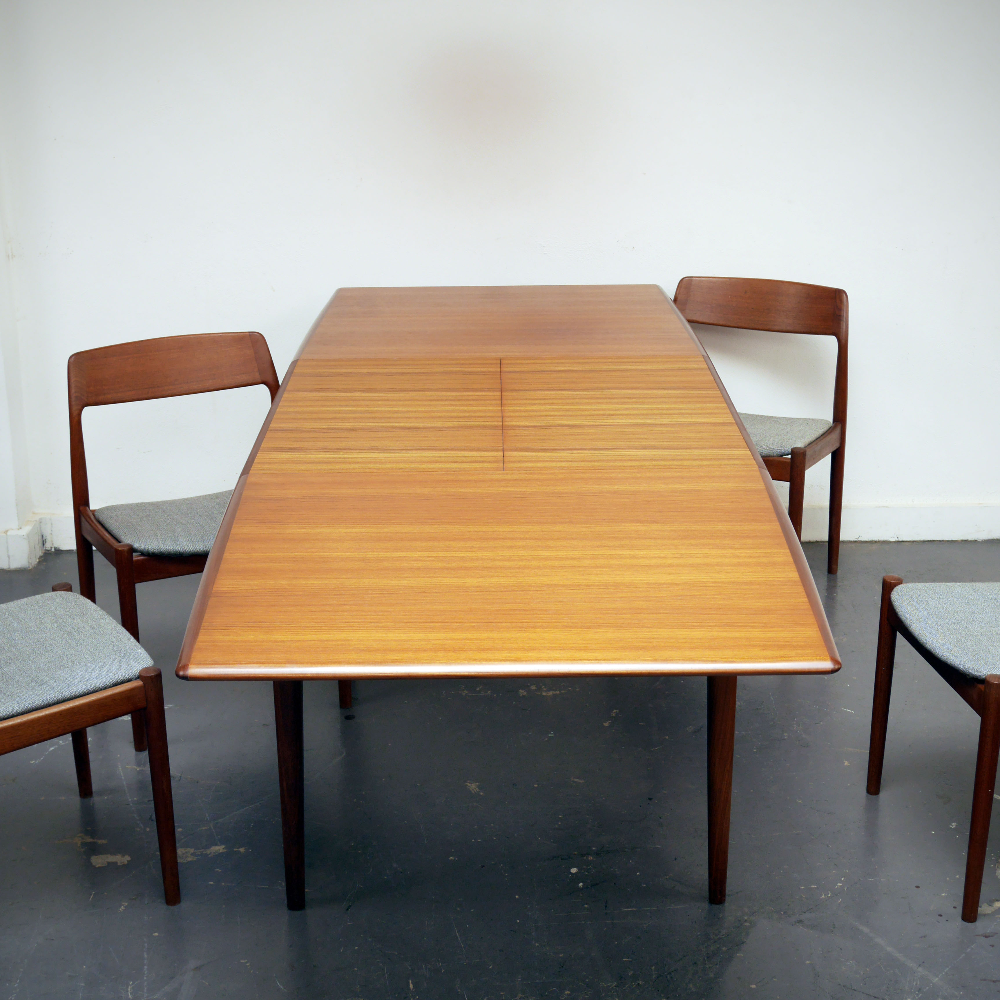 Table scandinave 240