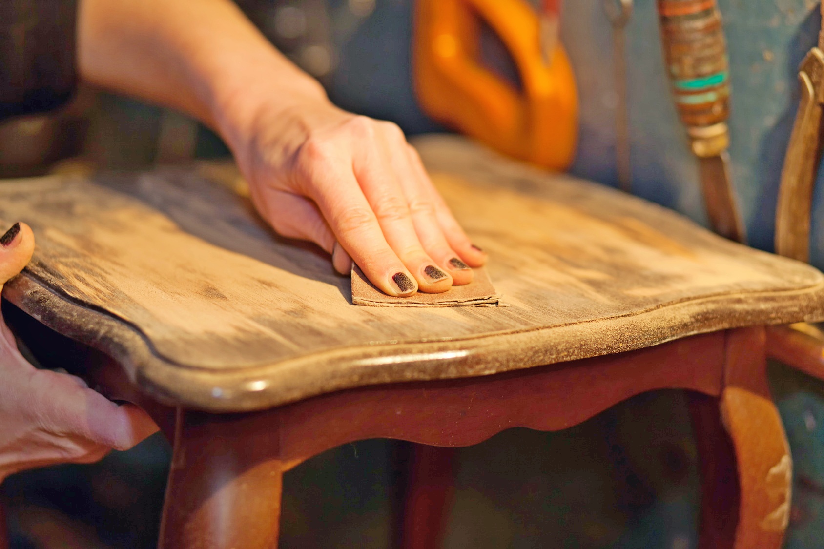 Comment repeindre table basse en bois