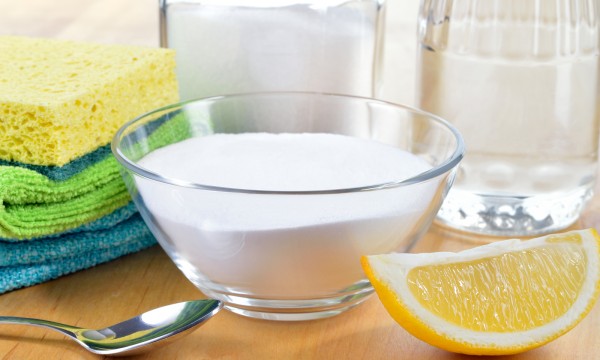 Comment déboucher un évier avec du bicarbonate de soude