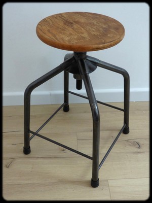 Tabouret de couturiere