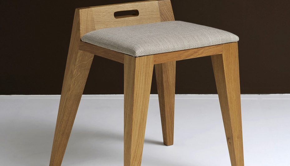 Tabouret bas bois brut