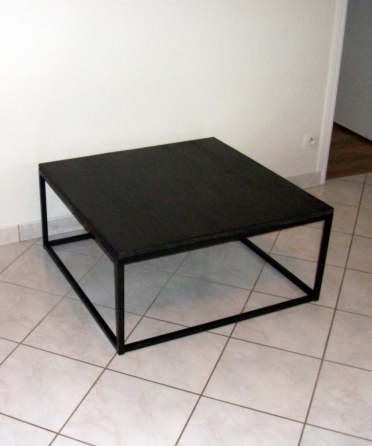 Table basse industrielle noire