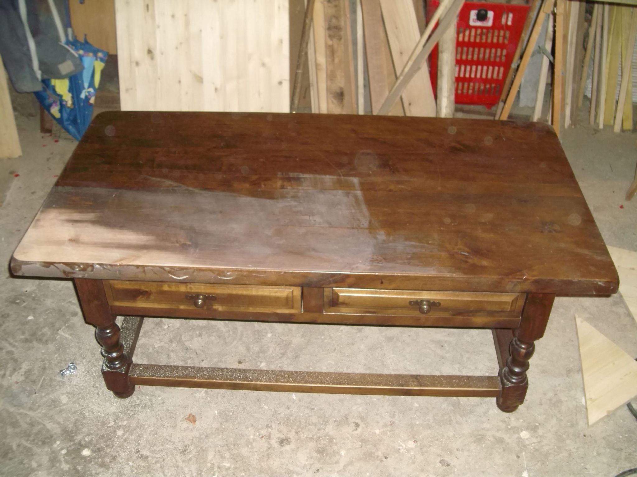 Customiser un table basse en bois