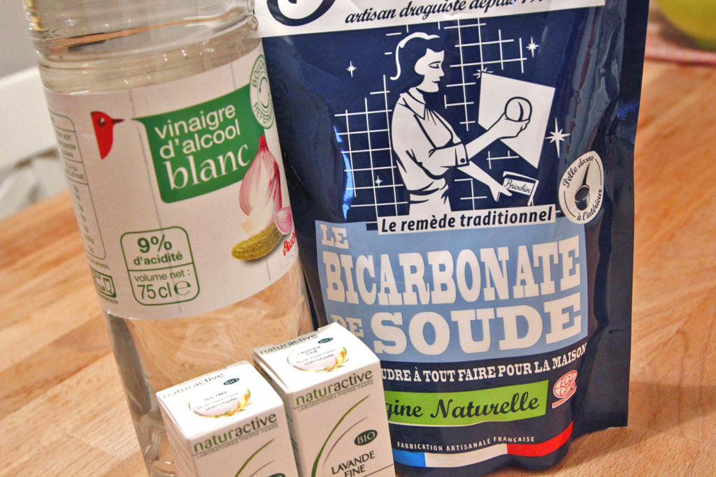 Deboucher evier vinaigre blanc bicarbonate