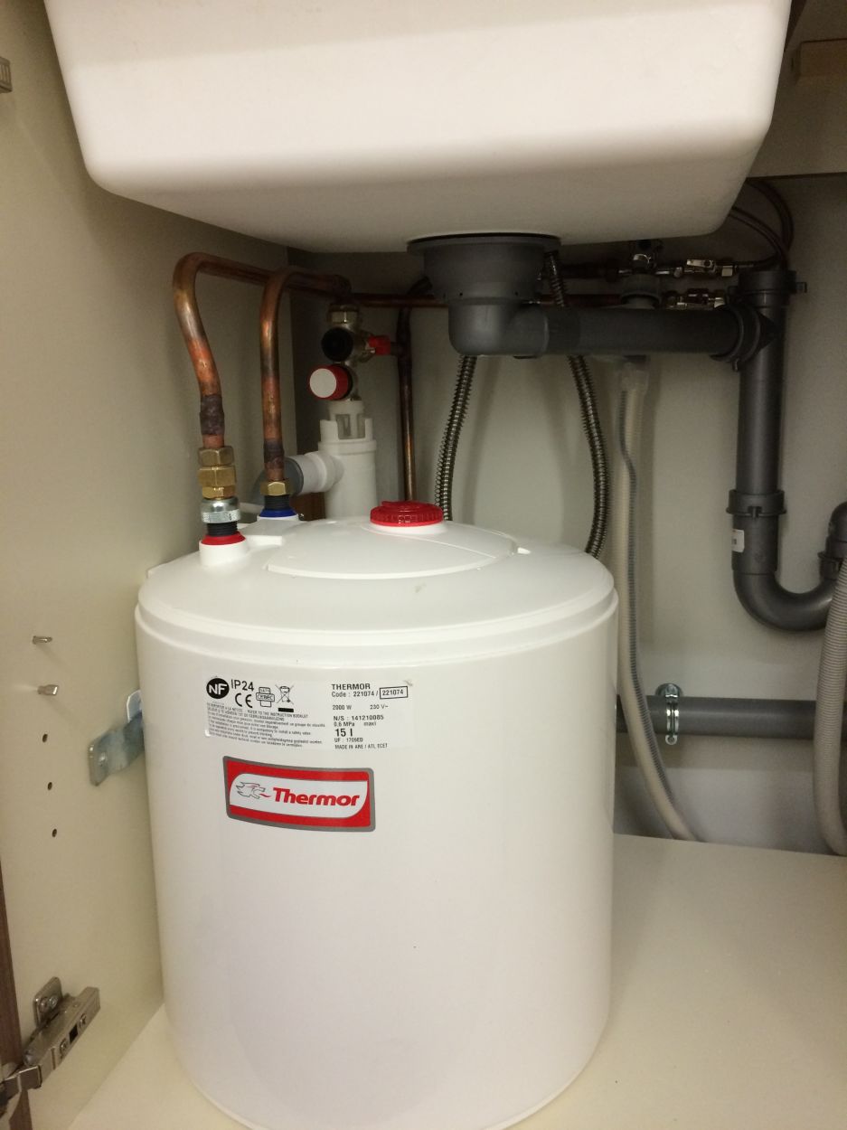 Installation chauffe eau sous evier