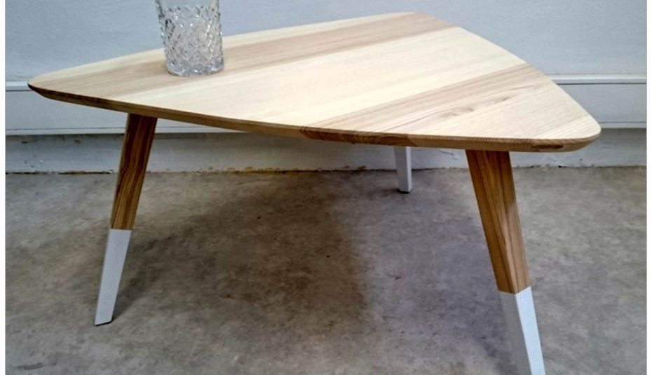 Table salle a manger triangulaire scandinave