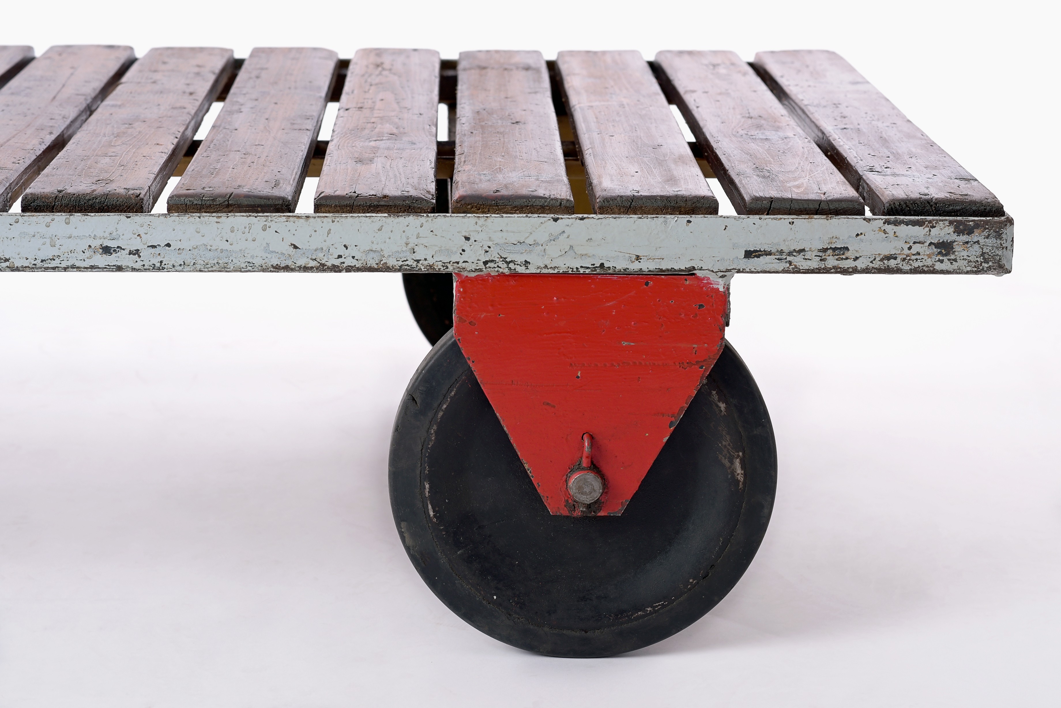 Table basse industrielle rouge