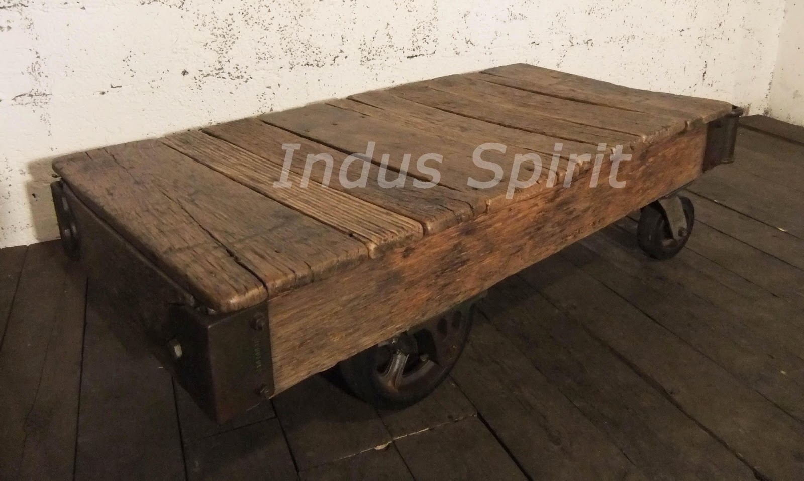 Table basse industrielle chariot
