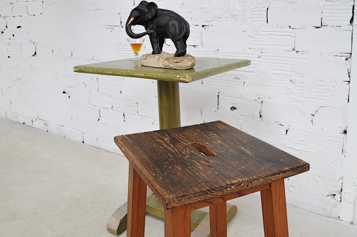 Table haute et tabouret de jardin